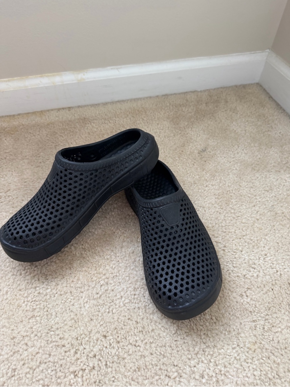 Men's Black Slip-On Ventilated Casual Shoes